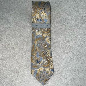 Geoffrey Beene paisley tie